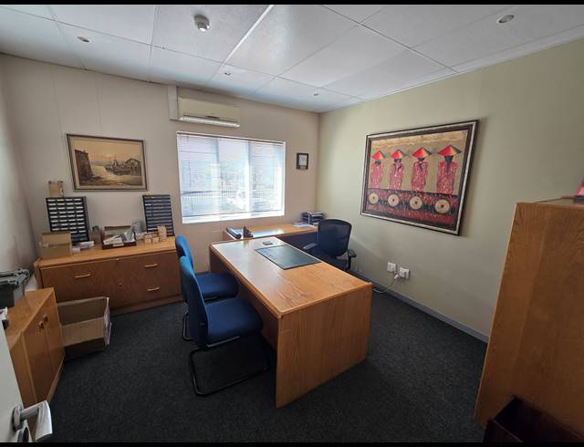 1,300M² OFFICE FOR SALE IN ILLIONDALE